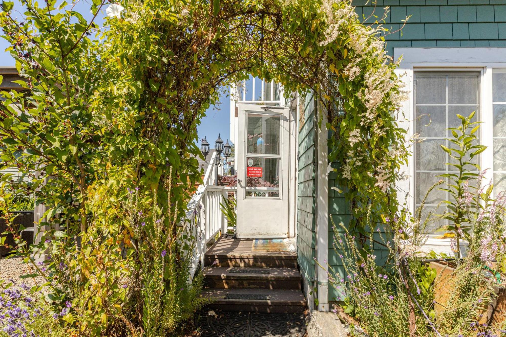 Enchanted Cottages By The Sea Seaview Екстер'єр фото